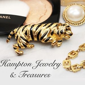 Brooch Vintage Tiger Brooch in Gold Tone with Black Enamel Embellishments 🐅
